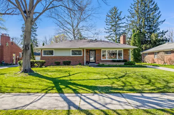 16065 Kinross Avenue, Beverly Hills, MI 48025