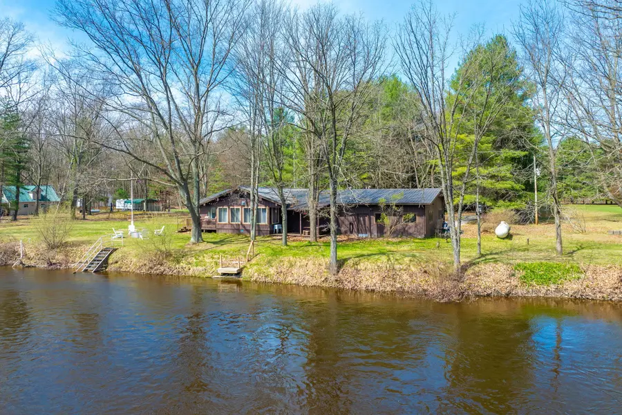 17255 Old Logging Road, Hersey, MI 49639