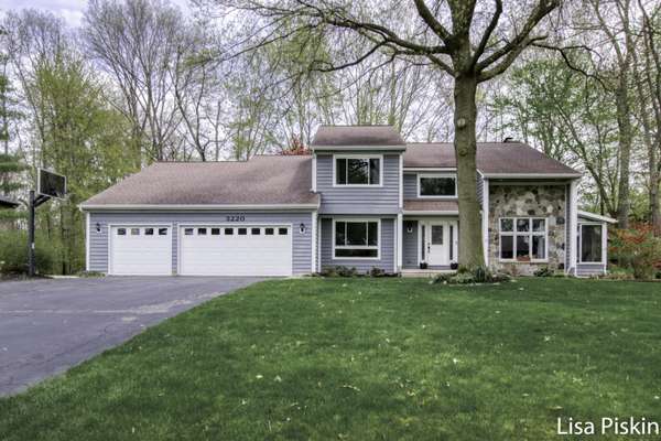 Ada, MI 49301,3220 Buckhaven SE Drive