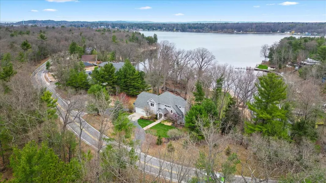 5628 Longbridge Road, Pentwater, MI 49449