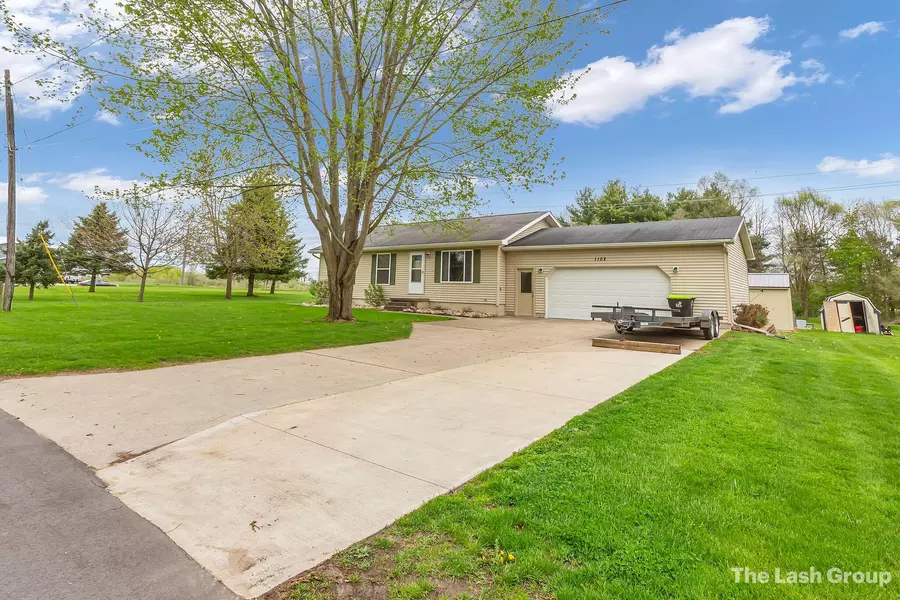 1102 N Edgewood Street, Greenville, MI 48838