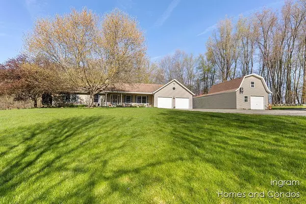 8295 Morse Lake SE Avenue, Alto, MI 49302