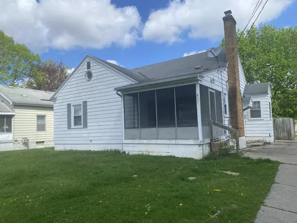 Walker, MI 49544,825 Roger NW Street