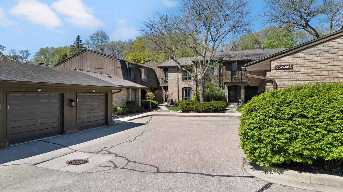 Ann Arbor, MI 48105,658 Greenhills Drive