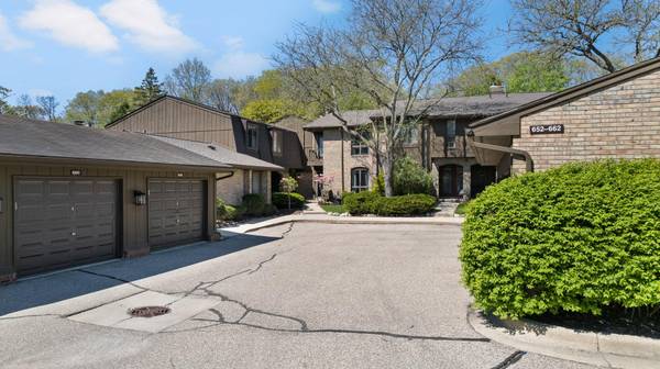 658 Greenhills Drive, Ann Arbor, MI 48105