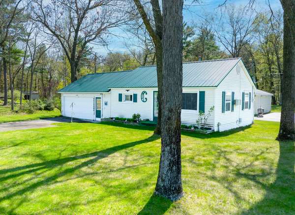 6400 Holton Road, Twin Lake, MI 49457