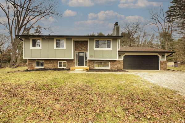 8739 Coyle Drive, Pinckney, MI 48169