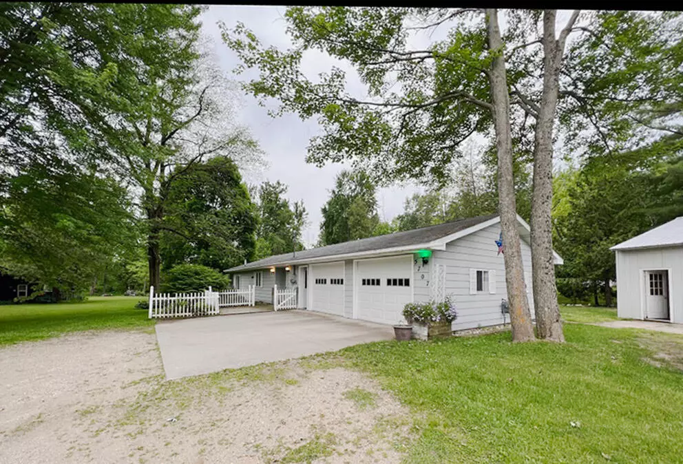 Weidman, MI 48893,5707 Gross Drive