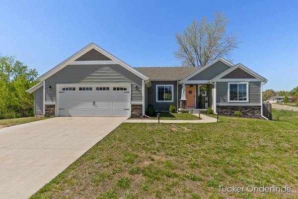 499 Hill Valley NW Lane,  Sparta,  MI 49345