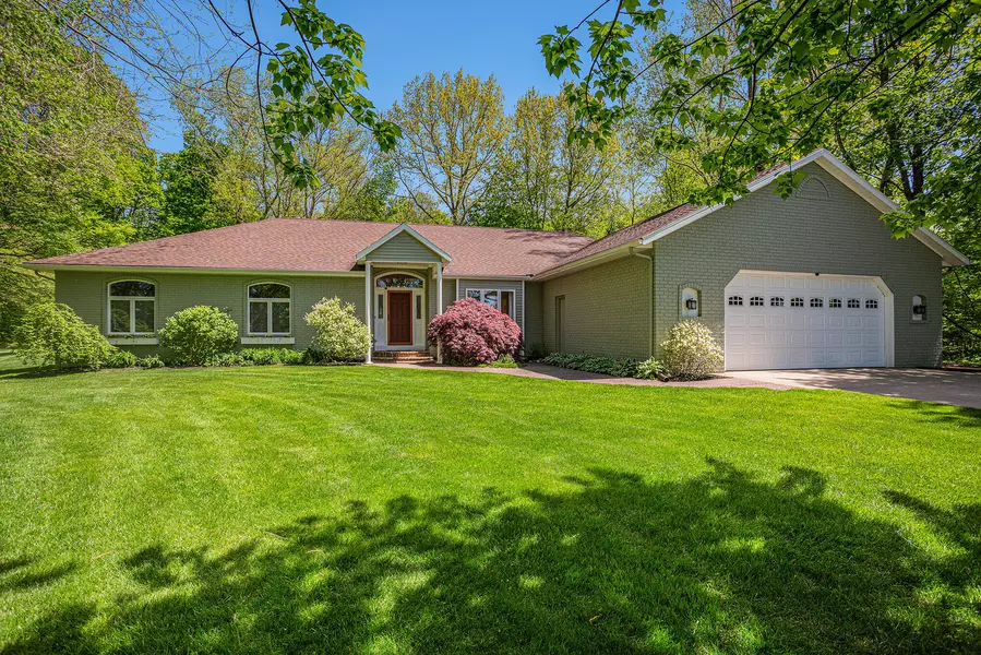 4239 Leisure Street, Dorr, MI 49323