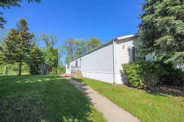 Three Rivers, MI 49093,1208 Shiawassee River Road #4