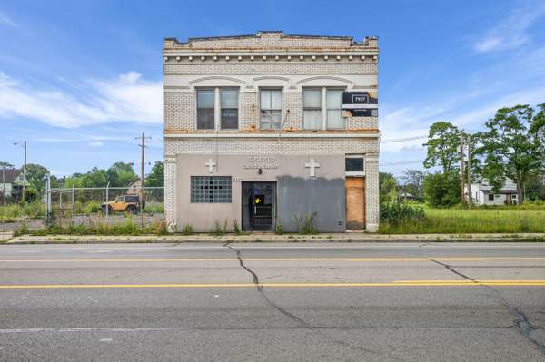 Detroit, MI 48214,9392 Mack Avenue