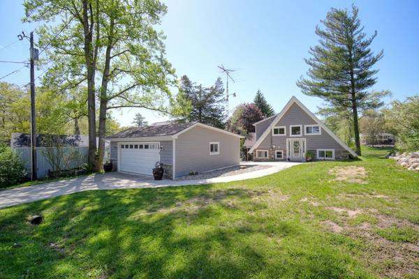 235 Pine Hill Lake Drive, Horton, MI 49246