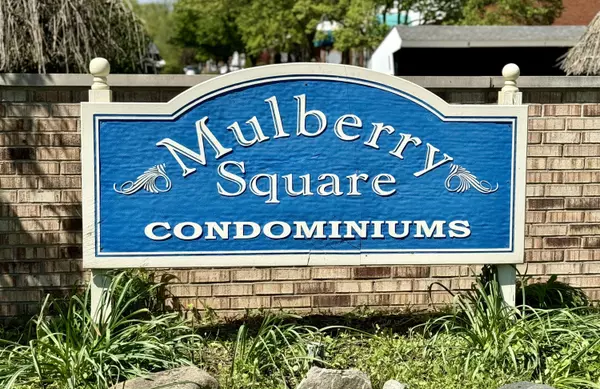 Bloomfield Hills, MI 48302,2471 Mulberry Square #15