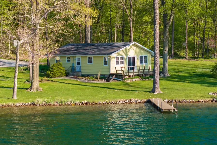 65341 North Drive, Cassopolis, MI 49031