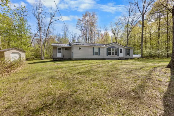 1640 Patty K Lane, Harrison, MI 48625