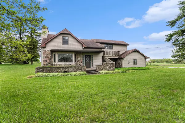 3011 W Bacon Road, Hillsdale, MI 49242