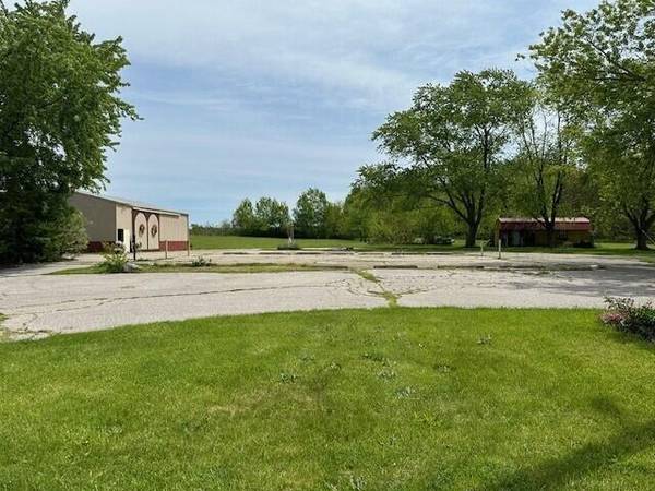 13173 Cleveland Avenue, Buchanan, MI 49107