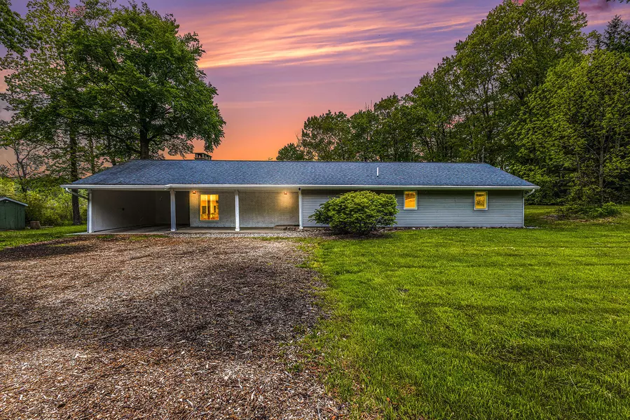 9035 Lincoln Lake NE Road, Greenville, MI 48838