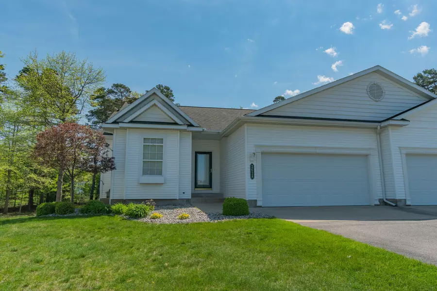 2638 E Turning Leaf Way, Fruitport, MI 49415
