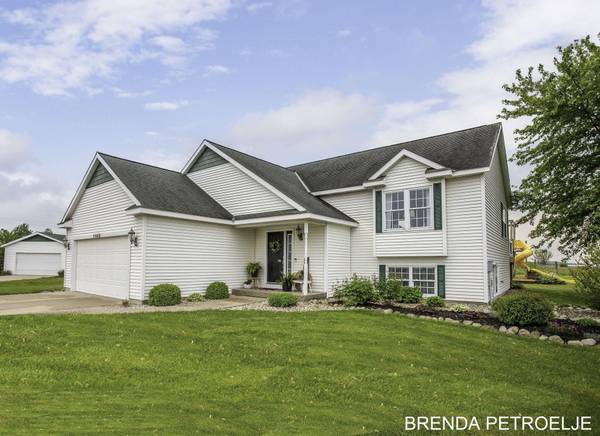 5460 Fall Meadow Court, Zeeland, MI 49464