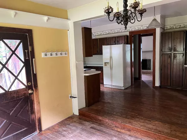 East Grand Rapids, MI 49506,1852 Sherman SE Street