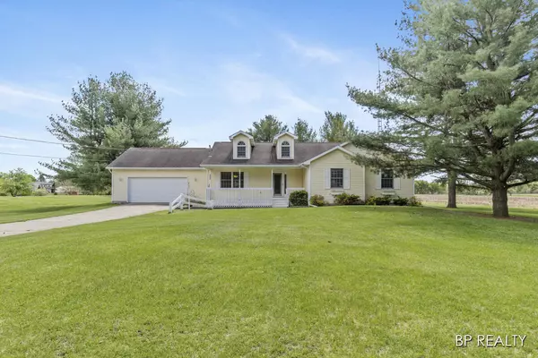 2384 Island Highway, Charlotte, MI 48813