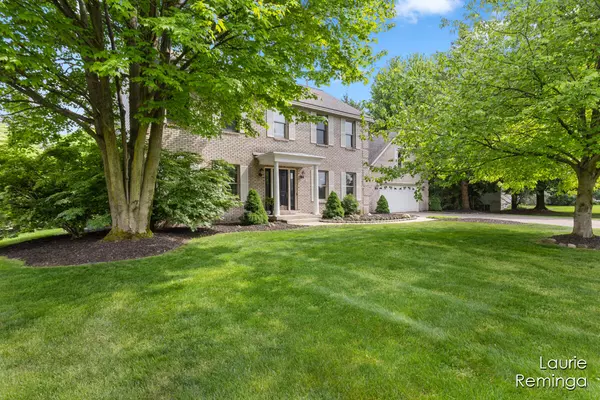 7694 Hidden Lake Drive, Hudsonville, MI 49426