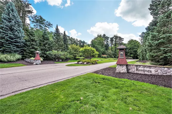 Saugatuck, MI 49453,6104 St Andrews Lane #62