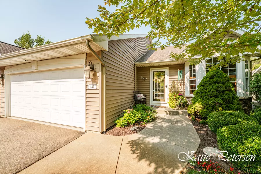 135 Water Lily Way, Comstock Park, MI 49321