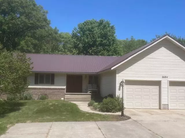 2694 W Fruitport Road, Spring Lake, MI 49456