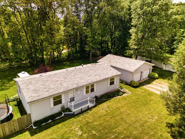 105 Ridgewood Trail, Delton, MI 49046