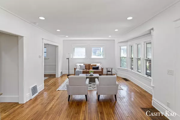 218 Diamond SE Avenue Grand Rapids, MI 49506