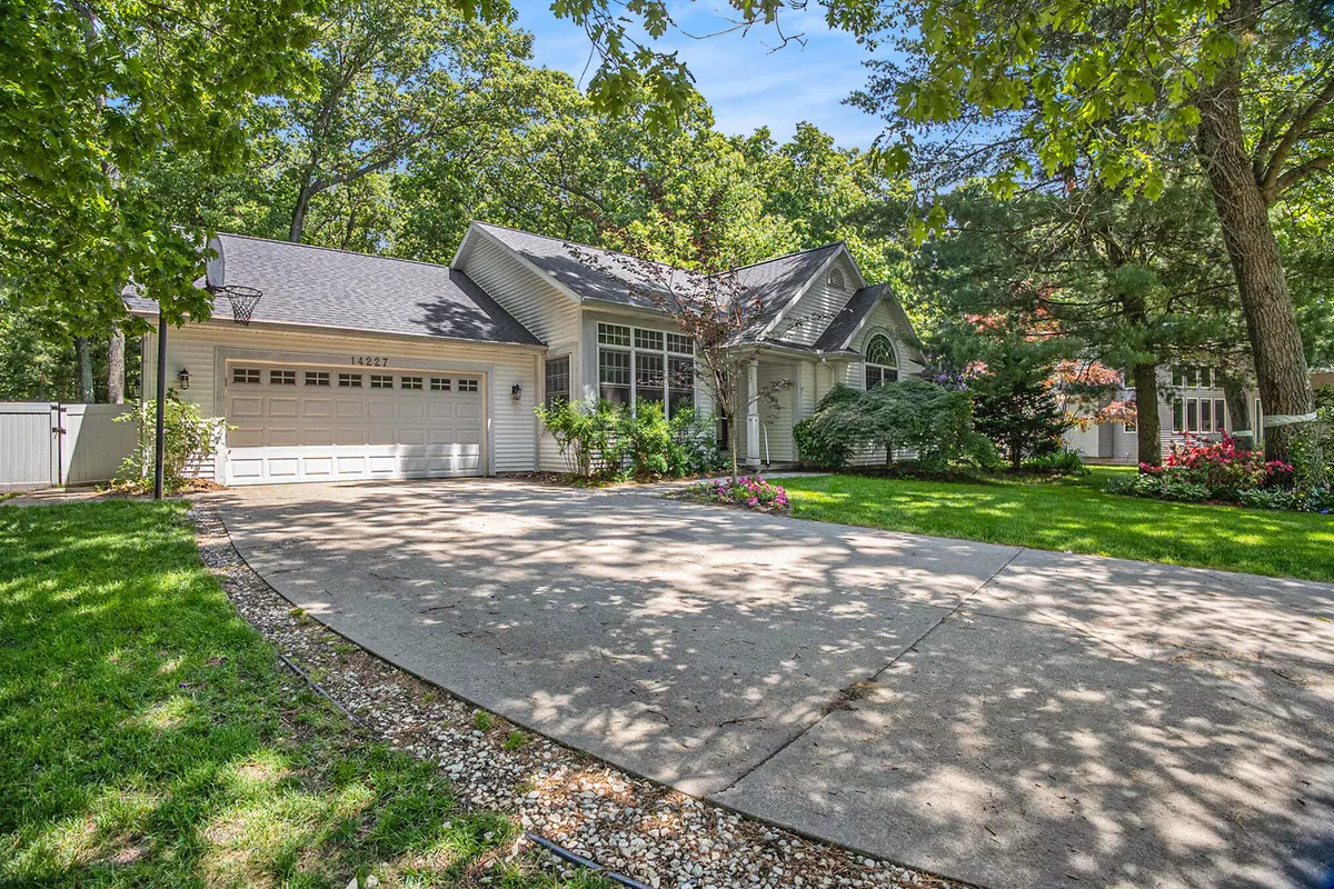 Grand Haven, MI 49417,14227 Rockwood Lane