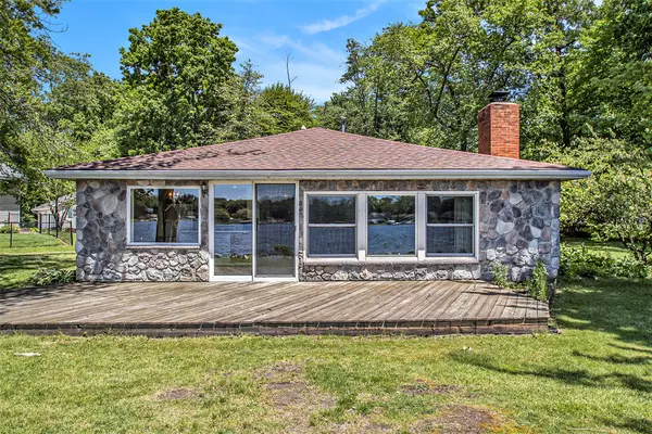 Edwardsburg, MI 49112,70098 Lakeview Drive