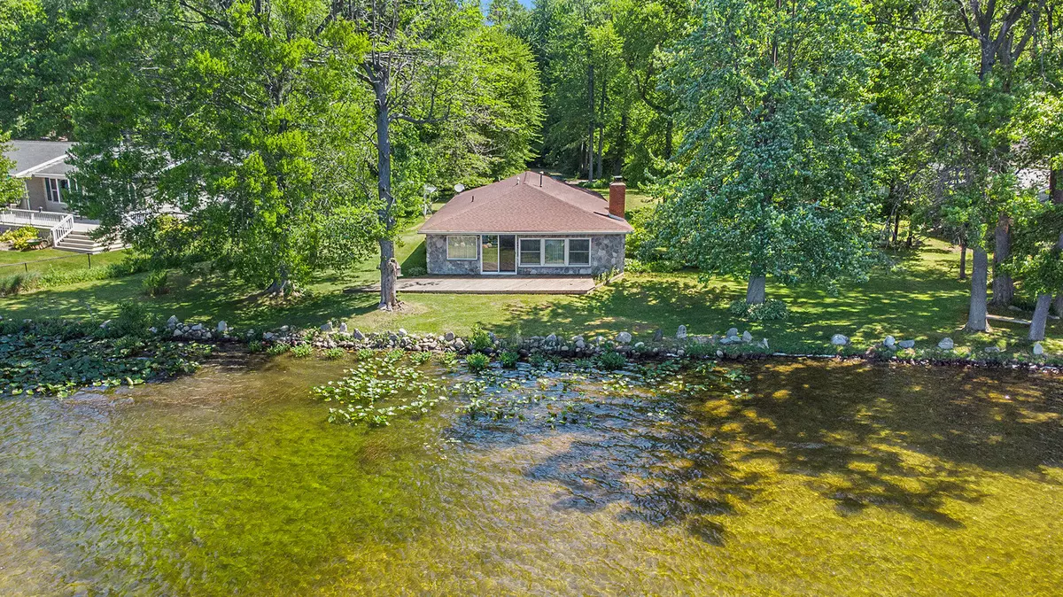 Edwardsburg, MI 49112,70098 Lakeview Drive