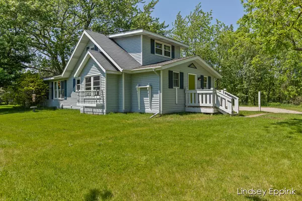 294 Quarterline Road, Holland, MI 49423