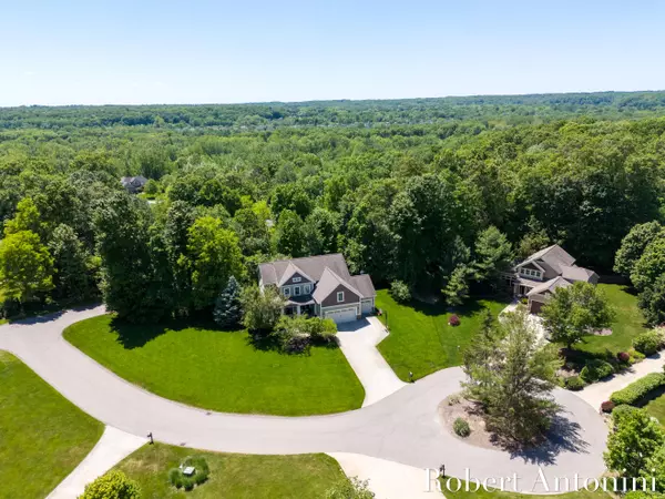 787 Longleaf SE Court, Ada, MI 49301