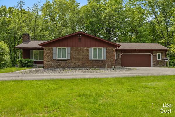 3701 Buttrick SE Avenue, Ada, MI 49301