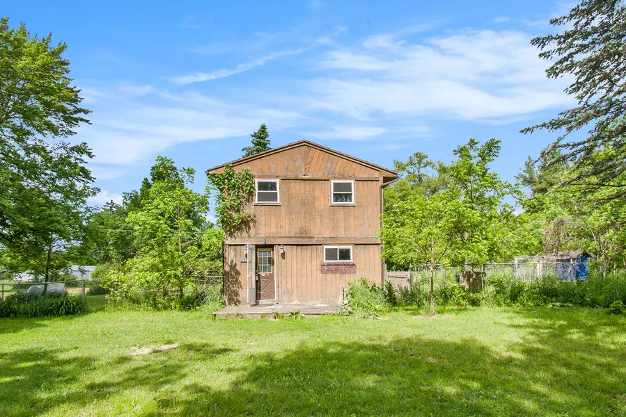 6998 S Royston Road, Eaton Rapids, MI 48827