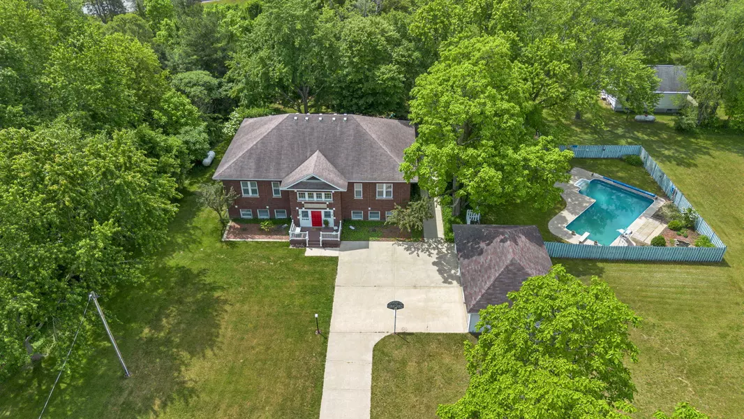 9686 Community Hall Road, Union Pier, MI 49129