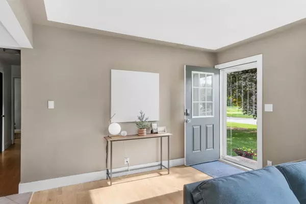 3925 Grape NE Avenue, Grand Rapids, MI 49525