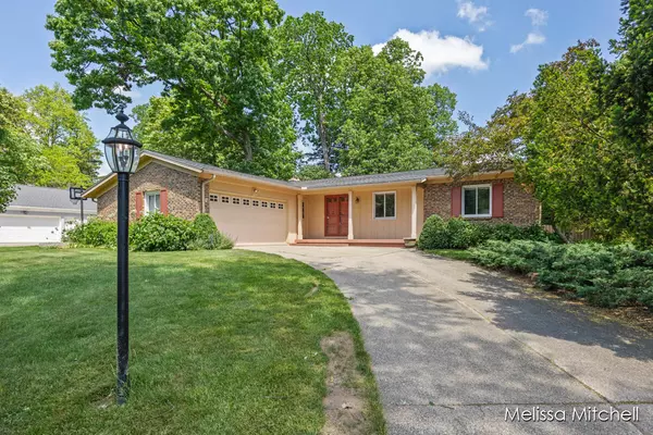 252 Morningside SE Drive, Grand Rapids, MI 49506