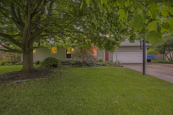 2038 Mulberry Lane, Jenison, MI 49428