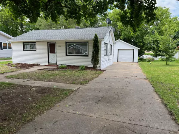 1506 Winslow NW Street, Walker, MI 49544