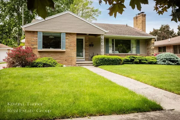 207 Westmont NW Drive, Grand Rapids, MI 49504