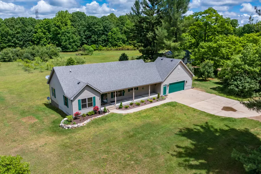 55210 24th Avenue, Bangor, MI 49013