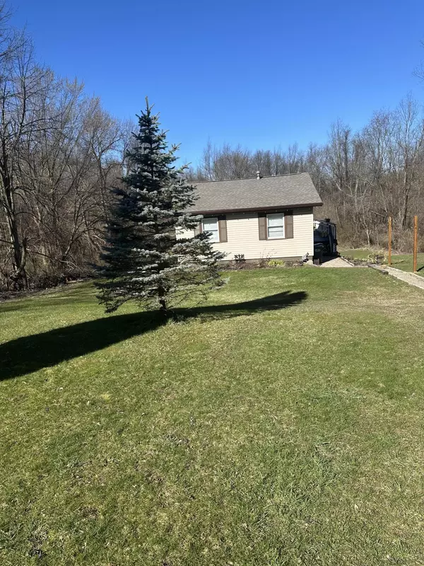 8663 N 40th Street, Augusta, MI 49012