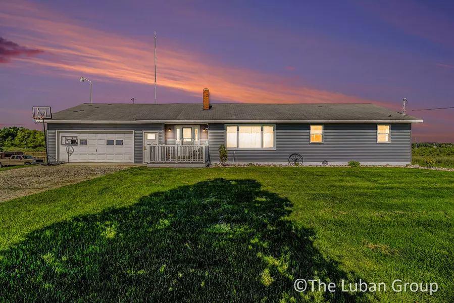 5299 S Hogenson Road, Scottville, MI 49454