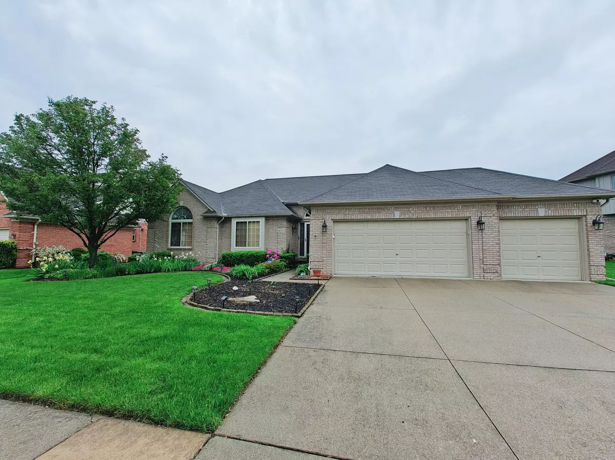 Macomb, MI 48044,48522 Pin Oak Drive